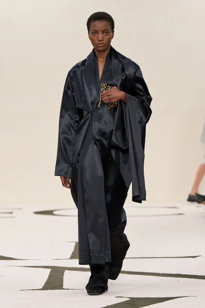 Look 48